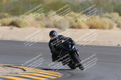 media/Oct-08-2022-SoCal Trackdays (Sat) [[1fc3beec89]]/Turn 10 (945am)/